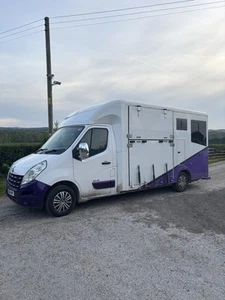 Renault Master 3.5T Horsebox Side Ramp Twin Stall - Picture 1 of 15
