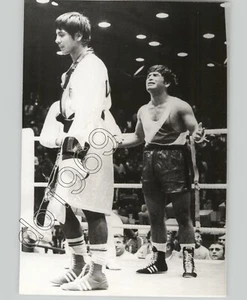 BOXING MATCH Burga Vs Valdzes Welterweight CLASSIC SPORTS Vtg 1972 Press Photo - Picture 1 of 2