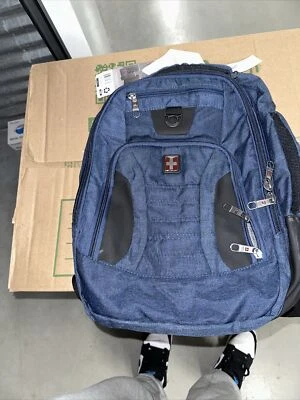 Mochila de Viaje SwissTech Excursion 18" con Puerto USB, Unisex Azul Todas las Edades Foto 1 de 4