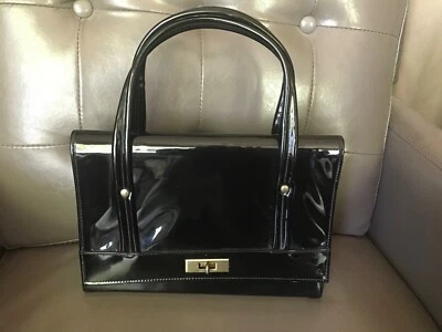 Bolso de mano vintage años 50 charol negro acabado con latón y dos asas Foto 1 de 4