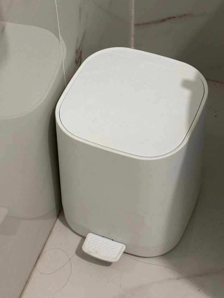 decorative trash can - Image 1 of 1