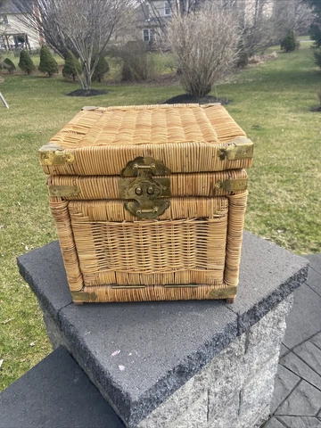 Vtg Wicker Rattan Woven Trunk Chest Box Brass Hardware BOHO MCM Storage  15.5" Cover