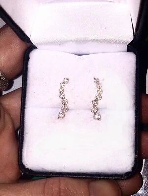 10 Kt White Gold Drop Earings - Image 1 of 4