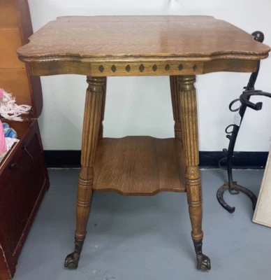 Антикварный столик для гостиной на ножках с когтями дуб 29 x 22 x 22 дюйма - Изображение 1 из 4