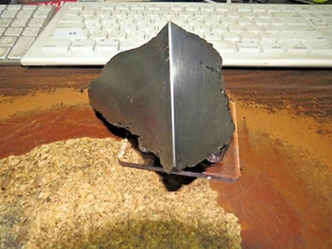 BELLISSIMO 1084 GM LUCIDO CAMPO DEL CIELO METEORITE QUARTO TAGLIO PEZZO 2.4# - Foto 1 di 9