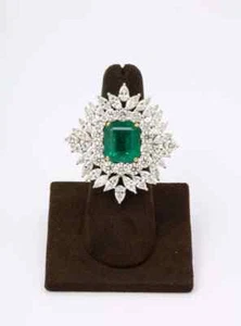 Cluster Flower Design Emerald Cut 2.96CT Emerald & Sparkling CZ Women's Ring - Picture 1 of 6