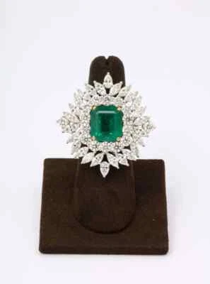 Cluster Flower Design Emerald Cut 2.96CT Emerald & Sparkling CZ Women's Ring - Image 1 of 4