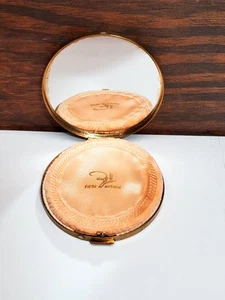 VINTAGE 1940s REX FIFTH AVENUE BRASS FLORAL POWDER COMPACT Mirror & Powder Puff - Picture 1 of 6