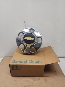 Genuine GM Wheel Center Cap GM #15622331,in box OEM part,NOS,Chevy Truck? - Picture 1 of 4