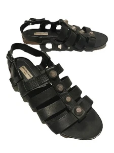 Balenciaga 40 sandalo piatto nero cinturino pelle gigante argento borchia arena gladiatore - Foto 1 di 12