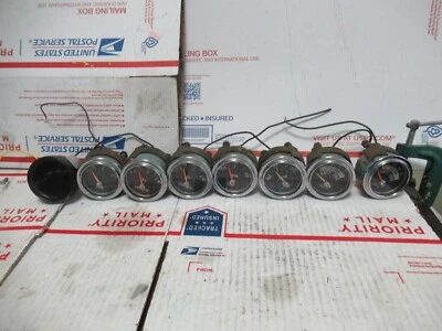 8-PANEL DE BARCO DE COLECCIÓN AC Bujía Div.INDICADORES DE METAL DE TRABAJO VOLTIOS, ACEITE, TEMPERATURA, COMBUSTIBLE Foto 1 de 4