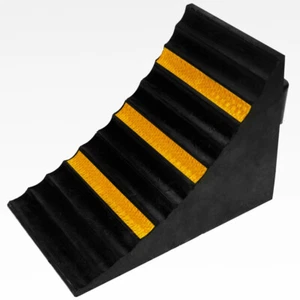 CUNEO FERMA RUOTE GOMMA FERMARUOTE AUTO 250x160x190mm BLOCCA RUOTA - Foto 1 di 6