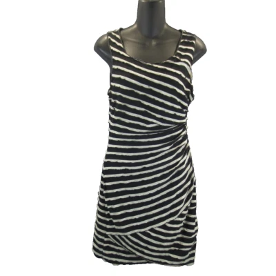 Studio M Mujer M Acanalado Rayas Tejido Asimétrico Forrado Sin Mangas Contorno Corporal Foto 1 de 4