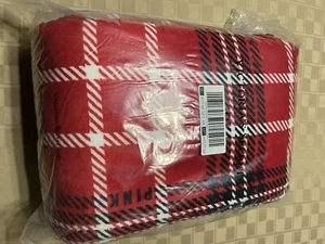 NEU Victoria’s Secret Pink Sherpa Plaid rot schwarz Decke Überwurf 50” x 60” 68 $ - Bild 1 von 5
