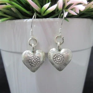 Hill Tribe Fine Sterling Silver Earrings Ethnic Dangle Love & Hearts texture - Picture 1 of 6