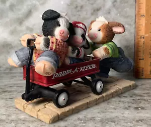 Statuetta vintage Mary's Moo Moos ""Away Weeeeee Go"" #107900 di Enesco - Foto 1 di 11