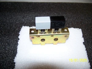 1 x ITT Schadow-Doppel-Tastschalter/1x Raster- 8 Wechsler- 1A / 60V~ neu + Top! - Bild 1 von 4