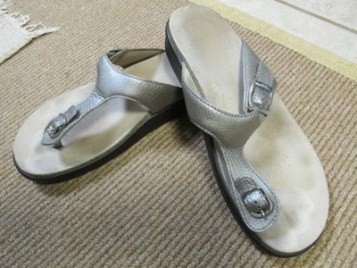 SAS Sanibel стринги серебристого цвета кожи женщин размер 9 М - Изображение 1 из 4