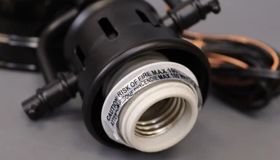 Aplique de Pared Iluminación COLOR negro y dorado, (no tiene globo de cristal VER FOTOS) Foto 1 de 4