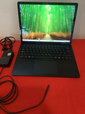 MS Surface Laptop 3 13,5" HDR Touch I7, 16GB, 256GB SSD Win 11 Pro 1868 Schwarz - Bild 1 von 4