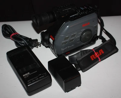 RCA Small Wonder VHS-C Camcorder Model CC187 Vintage 1992 - Powers On READ - Image 1 of 4