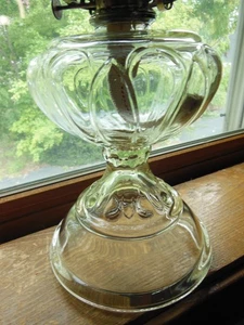 VTG FLOWER PETAL CLEAR GLASS OIL KEROSENE LAMP W/ QUEEN ANN BURNER & CHIMNEY #FP - Picture 1 of 10