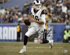 JARED GOFF SIGNED AUTOGRAPHED 11x14 PHOTO LOS ANGLES RAMS QB RARE BECKETT BAS - Picture 1 of 3