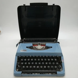 Vintage Brother Model 200 Japanesse Manually Typewriter & Case - See Description - Picture 1 of 16
