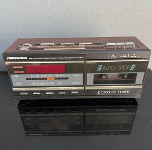 VTG SoundDesign AM FM Radio Cassette Player Alarm Clock Wood Grain 3838WAL Works - Picture 1 of 8