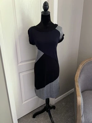 Vestido Kenneth Cole Manga Corta Bloque de Color Azul, Gris y Negro Talla Pequeña Foto 1 de 4