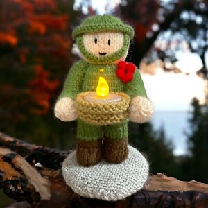 KNITTING PATTERN - Remembrance Soldier Tea Light Holder 20 cms tall with Poppy