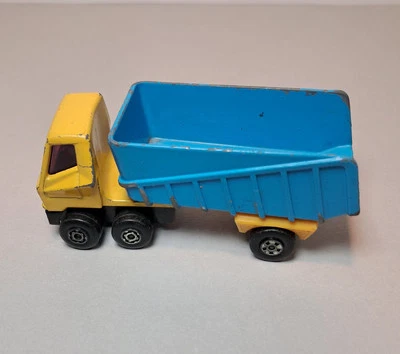 De colección. Camión de volteo Matchbox Superfast 1973 n.º 50 semirremolque amarillo, remolque azul Foto 1 de 4