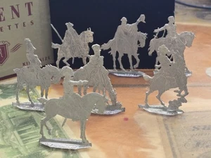 7 VINTAGE FLAT ZINNFIGUREN SOLDIERS Allegmane Scholtz Horses Horsemen Calvary - Picture 1 of 10