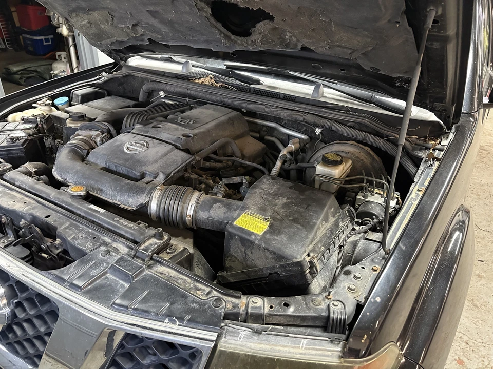 Conjunto de filtro de aire usado se adapta a: Nissan Pathfinder 2006 6 cilindros 4,0 grado C Foto 1 de 4