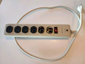 Belkin F9D600-04 Estuche de Metal Protector contra Sobretensiones 6 Tomacorrientes Cable Grueso - Imagen 1 de 3