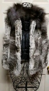 Pelzweste Adrienne Landau Fuchs und Kaninchenfell grau natur MIT ETIKETT Medium - Bild 1 von 7