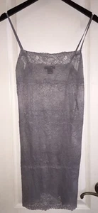 Neu mit Etikett Natori bezauberndes graues Negligee mit Blumenspitze Dessous Damen - Bild 1 von 4