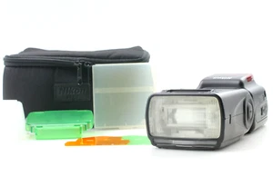 Nikon Speedlight SB-910 flash attacco a slitta con custodia dal GIAPPONE - quasi come nuovo - Foto 1 di 9