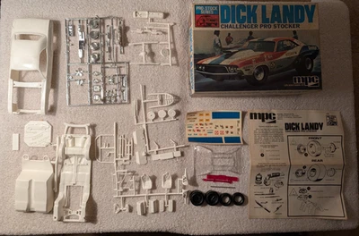 MPC Dick Landy Challenger Pro Stocker 1:25 Car 1-1756-225 - Image 1 of 4