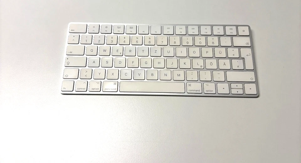Apple Magic Keyboard Modell A1644 – kabellose Bluetooth-Tastatur - TOP Zustand! - Bild 1 von 2