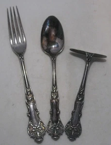 1847 Rogers Bros Charter Oak Fork, Spoon and Food Pusher Triple Plate Circa 1906 - Picture 1 of 10