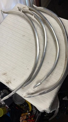 87-91 Ford F150 - Juego completo de molduras de arco de rueda para guardabarros OEM: de un 1989 F 150 Foto 1 de 4