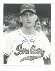 Bob Lemon Cleveland Indians Autographed 8 x 10 Photograph HOF - Picture 1 of 2