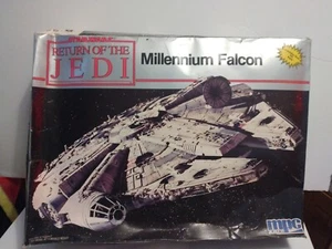 MPC Star Wars ROTJ Millennium Falcon Model Kit 1983. COMPLETE started 18" LONG! - Picture 1 of 8