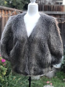 H & M Ladies Womens short fur Jacket sz 6 , EUR sz 36 - Picture 1 of 15