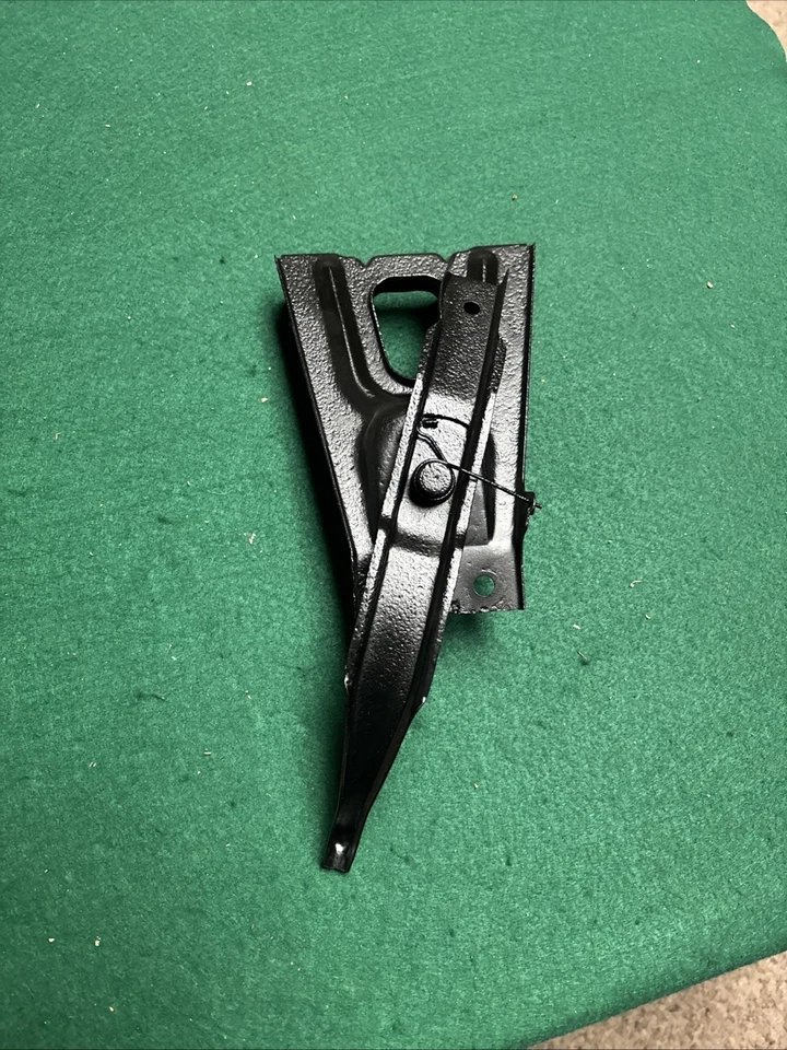 1965 Pontiac GTO trava de capô braço oscilante Lemans Tempest - Imagem 1 de 4