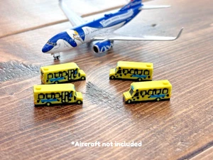1:400 Model Airport Accessories - 4 Piece Shuttle Bus Set ("The Parking Spot") - Picture 1 of 7