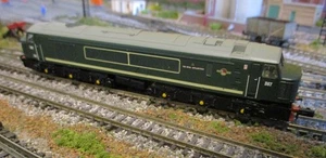 GRAHAM FARISH N GAUGE CLASS 45 D67 THE ROYAL ARTILLERYMAN  DCC FITTED - Picture 1 of 9