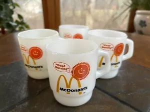 Set di 4 Tazze Latte Bianco Impilabili Anchor Hocking Fire King McDonald's - Foto 1 di 9