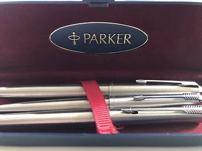 JUEGO DE BOLÍGRAFO-BOLÍGRAFO PARKER CROMADO VINTAGE HECHO EN REINO UNIDO Y ESTADOS UNIDOS EN CAJA Foto 1 de 4